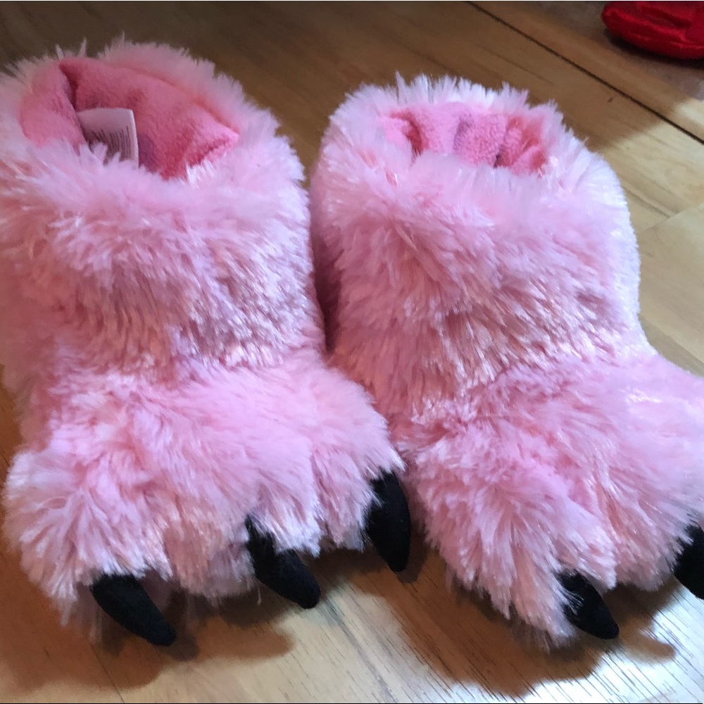Toddler’s Bear Paw Fuzzy Slippers